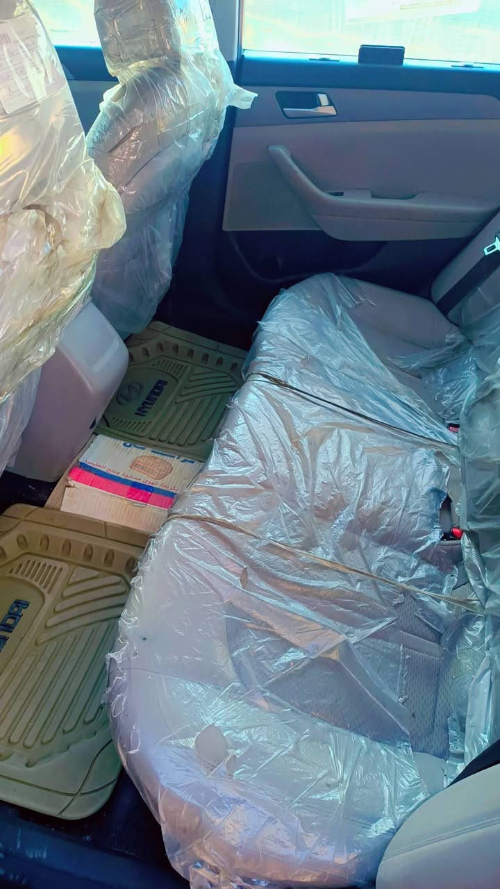 سوناتا للبيع موديل 17 رقم سليمانيه سنويه نافذه تخم تاير تبريد تدفئة كهربائيات كلها شغاله سياره نظيفه وحلوه حادثها 3قطع فقط قبق جنطه مبدل يعني حادث خلفي ب امريكا كلها ع وضع الشركه سونار موجود تريد تحويل تريد وكاله المالك موجود للاستفسار الاتصال على ***********
