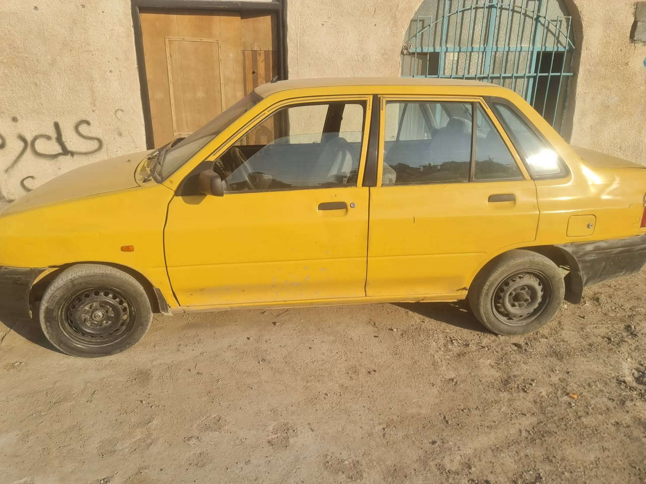 السلام عليكم مديل ١٢ سيار جاهز لسعر ١٩ ورق مكان بغداد شهداء البياع ***********
