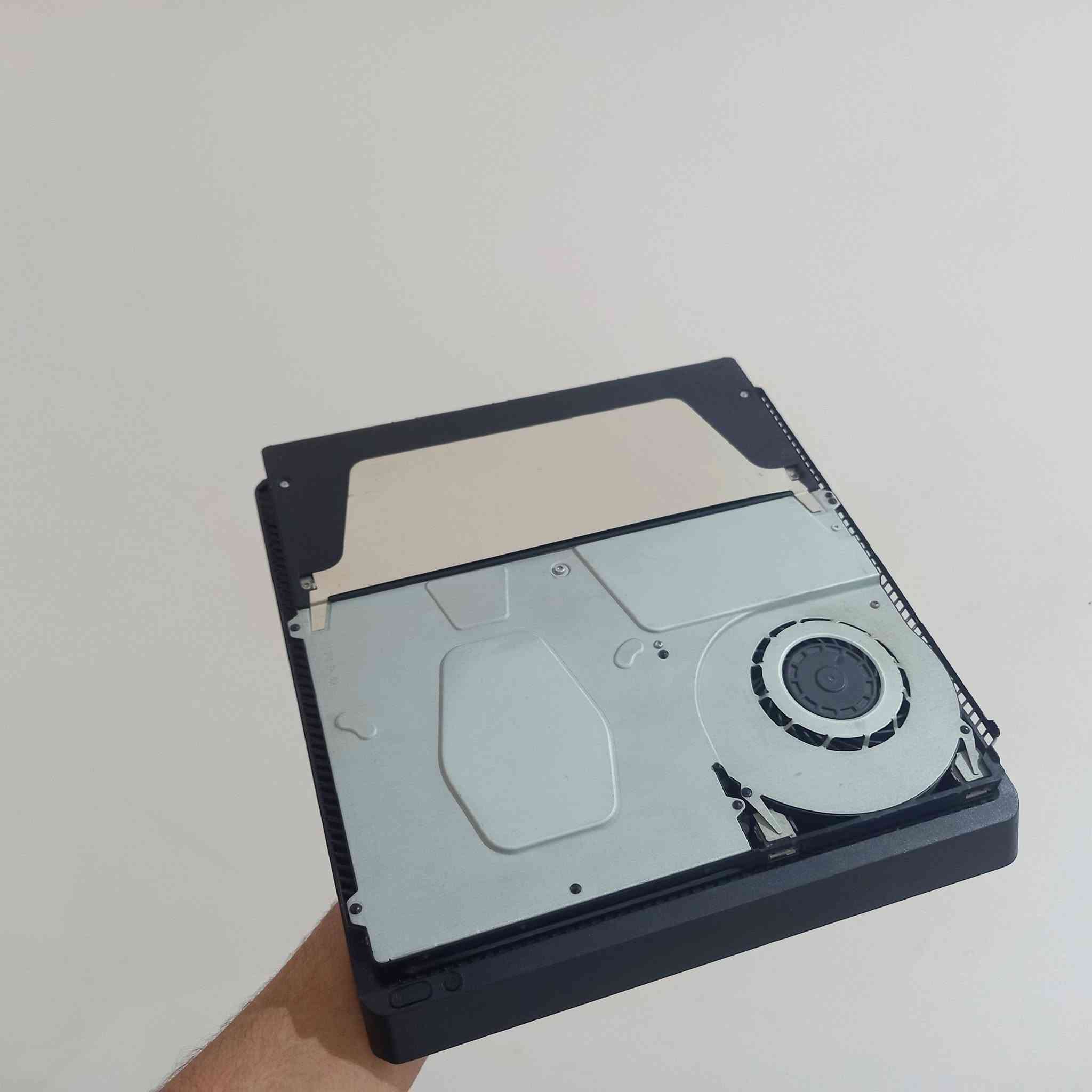 السلام عليكم شلونكم اخوتي متوفر PS4نسخة سلم يجي بذاكرة 500GBنص تيرة جهاز غير مفتوح او داخل تصليح جهاز لوك ستيكر نضافتة 99/100✅️ جهاز خالي من أي مشاكل جهاز نضيف جداً ابيعة الك فحم يجي بنضام 13.50 انشاء الله ايام قليلة ويكون جهاز للتهكير لأن شركة راح تنزل تهكير الة حاليا جهاز اولاين بس راح يكون مهكر انتة تاخذة بكيفك تهكرة تبقي 
جهاز كامل ملحقاتة يجي بكبل HD الاصلي خاص بشركة Sony 
ويجي ويا كبل تشغيل جهاز تقسيمة الاصلية ويا جوستك 1 تجاري درجة 1 
سعر جهاز 280
 الف بي مجال قليل حق الجية توصيل ماكو❌️
الاستفسار ادخلي خاص على صفحة الفيس بوك وراح انطيك كل تفاصيل خاصة بل جهاز + مكاني ديوانية ❤️


**إذا كنت صاحب هذا الإعلان وتريد حذفه لأي سبب، رجاءا أرسل رسالة إلى الدعم الفني**