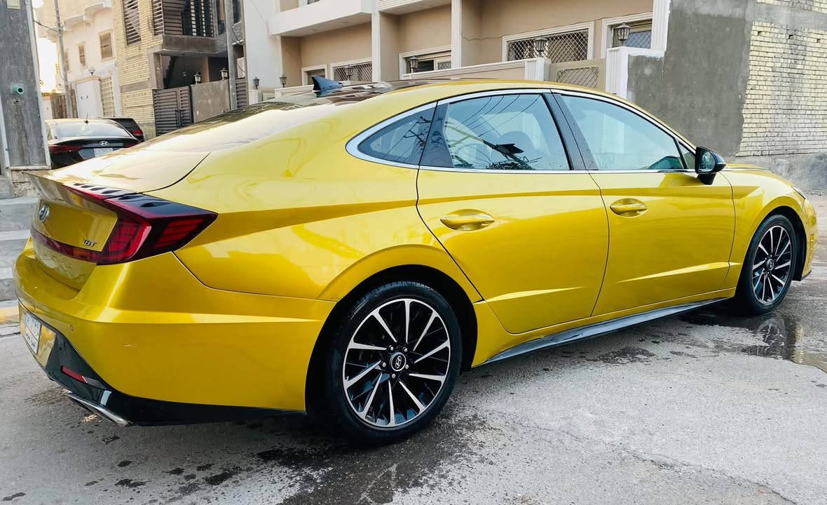 السلام عليكم
سوناتا موديل 2020 للبيع فقط)) 

محرك 1600 تيربو 
تبريد تدفئة كشنات اماميه 
كشنات اماميه كهرباء 
كشنات خلفيه تدفئة 
ستيرن تدفئة 
خزن كشن 
مناخين تبريد
كير دكم 
قطعتين تبريد 

اوتو هولد 
رادارات خلفيه اماميه 
حساسات
وبعد بيها هوايه مواصفات 
ملاحظة((السيارة بعدلها سنه وتصير حره معوقيين)) 
السعره155 $ وبيها مجال للشراي 
الرقم:*********** 
السيارة عوزها بطاين جاملقات امامي فقط
