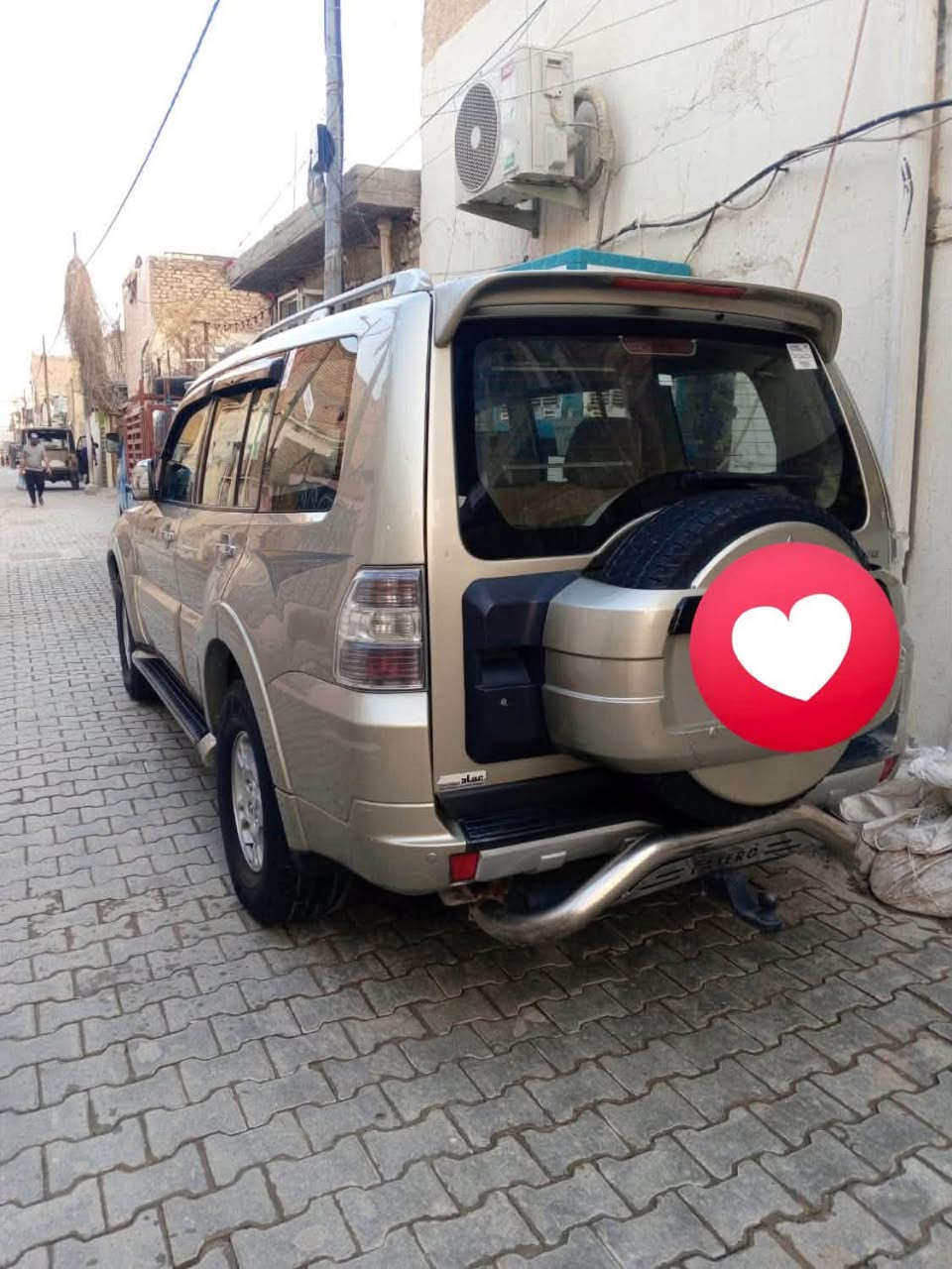 سلام عليكم سيارة باجيرو مديل ٢٠٠٨  محرك ٣٥٠٠  مكفوله من اي حادث ما عدا بارد في جاملغ الأمامي  سيارة تعمل على بانزين ومنظومة غاز  تخم تاير جديد تبريد ثلاث قطع 
رقم مشروع وطني تحويل ثاني يوم السعر 110$بيها مجال بسيط  وإذ اكو مراوس حسب قناعة  التواصل على رقم الهاتف ***********
