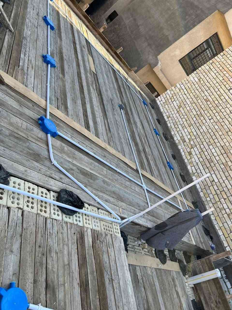 السلام عليكم كهربائي متفرغ الاتصال على الرقم ***********
