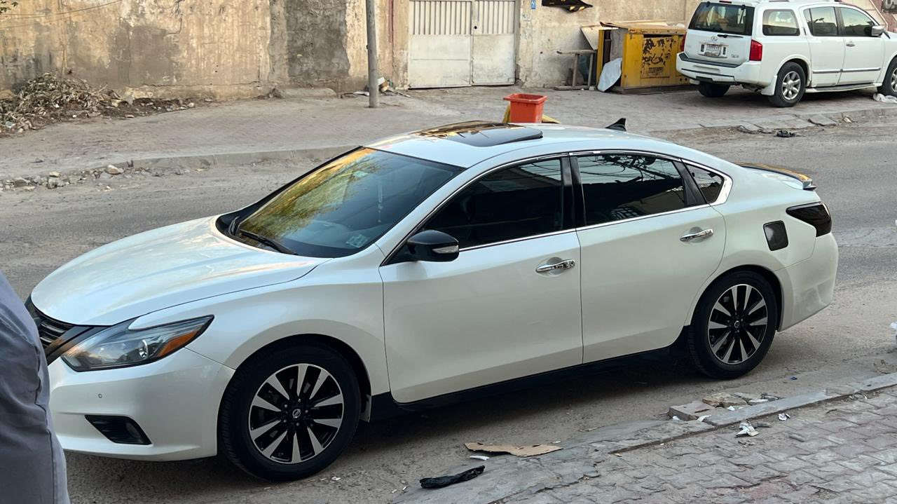 نيسان التيما موديل 2018 وارد امريكي بچم كبس حادثها بابين مبدلات ومصبوغات داخله كلين السياره بالميناء صايره بيها ضرر بابين الصفحه اليمين مبدلات وربع من مدكر وربع من باب الخلفي الصفحه اليسار السيارة فول مواصفات LS تحكم ستيرن جهتين فتحة قماره كشنات جلد تدفئه ستيرن هيتر حساسات خلفيه اماميه شاشة،كامره ياباني اصل مكينة 2500 مكاني البصرة
 السعر 128 $ بيها مجال بسيط


**إذا كنت صاحب هذا الإعلان وتريد حذفه لأي سبب، رجاءا أرسل رسالة إلى الدعم الفني**