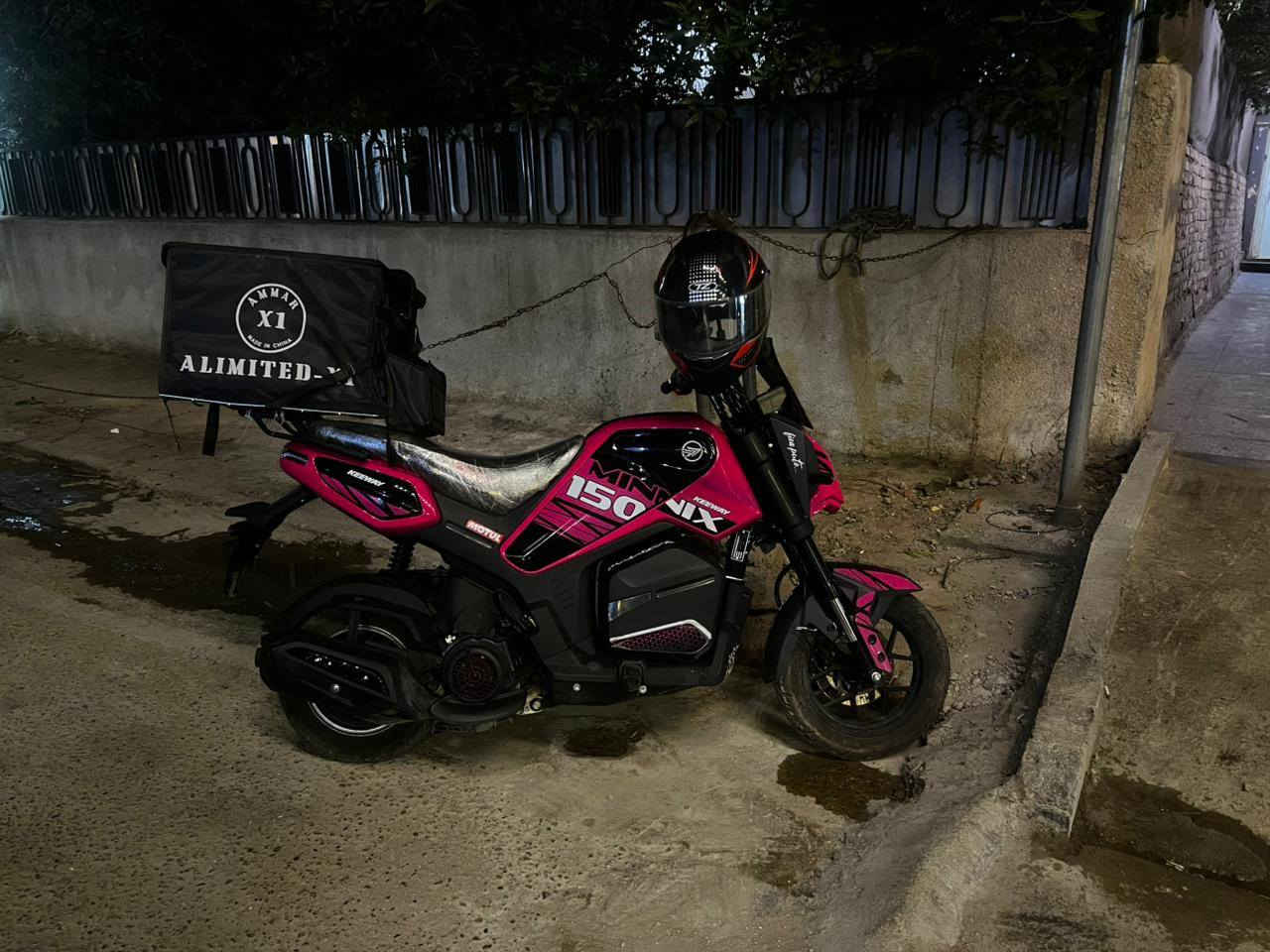 سلام عليكم دراجه منكس ايطالي لبيع حجم محرك 150cc 
دراجه زيرو بعده ماشيه 5000 الف سعر 2100 وبي مجال استفسار اتصال عل رقم ***********
