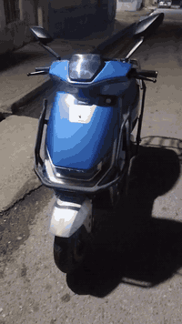 دراجه شحن ٦ بطاريات اربع نمرات سرعه ٩٠ نظام رجوع للخلف دراجه فول موصفا...