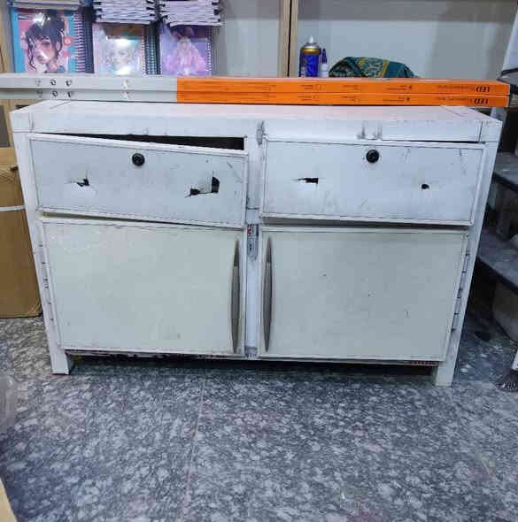 جام خانه+ ميز للبيع 
*********** عمارة
