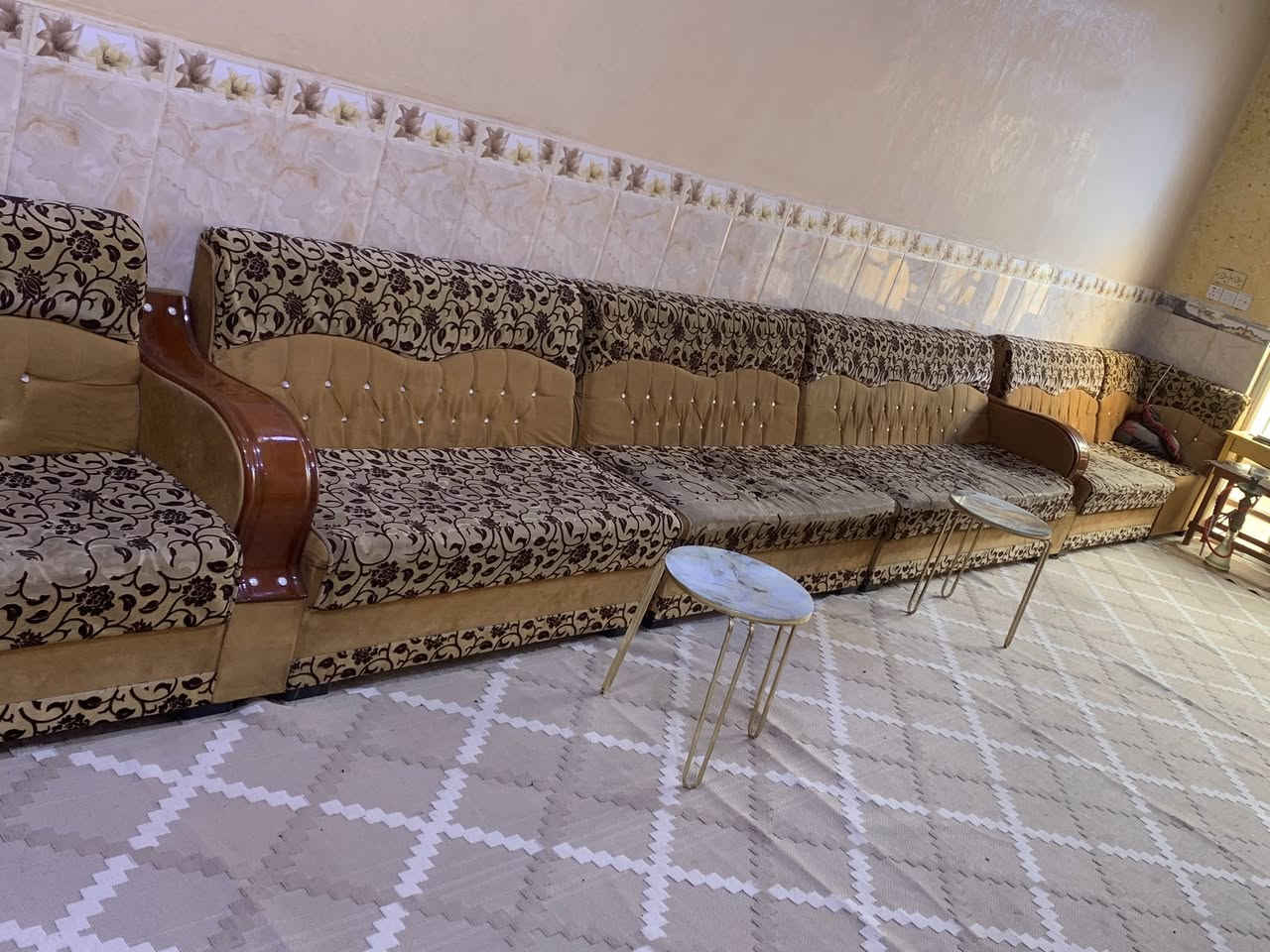 قنفات نص عمر 14 قطعه 2 تخم السعر 450 مكان الزبير ***********
