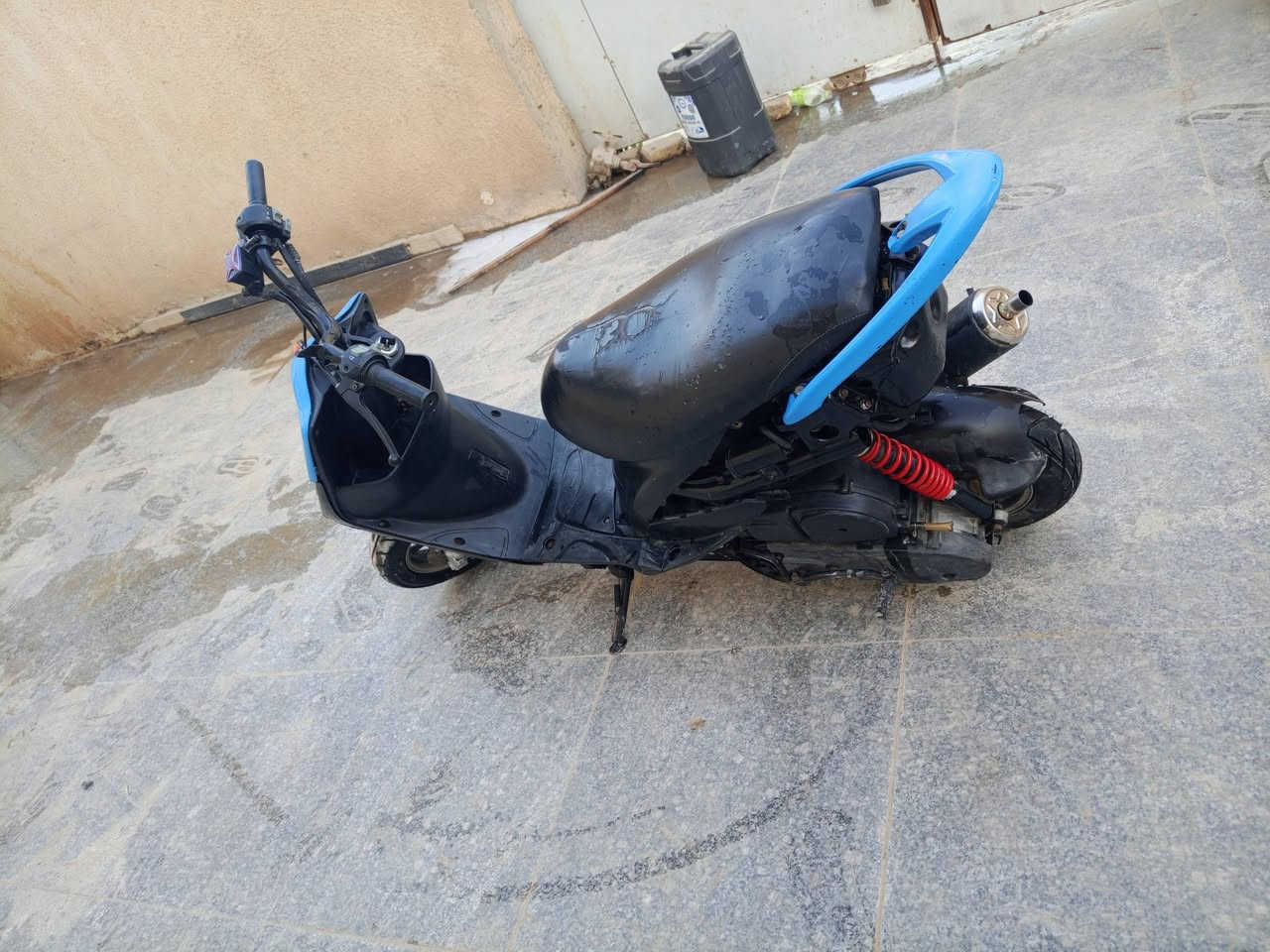 السلام عليكم ماكس عدله
بوشه55 
كلجات رياضي 
ويل رياضي كزوز رياضي 
كفر كامله دراجه نهضه ومعدل شرط 
لون🩵🩵 مكينه شرط لا دخان ولا صوت 
السعر 450وبيه مجال أو مراوس بيراني 
ناصريه سوك الشيوخ ،***********
