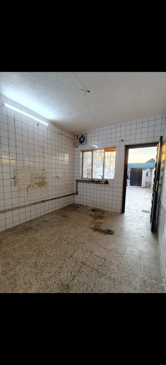 دار للايجار حي النور شارع المشاتل مساحة الدار 150متر طابقين 
3عرف وهول استقبال صحيات مطبخ سرداب حديقه كراج سياره بدل الايجار/500/الف
للاستفسار الاتصال على الرقم 
***********
