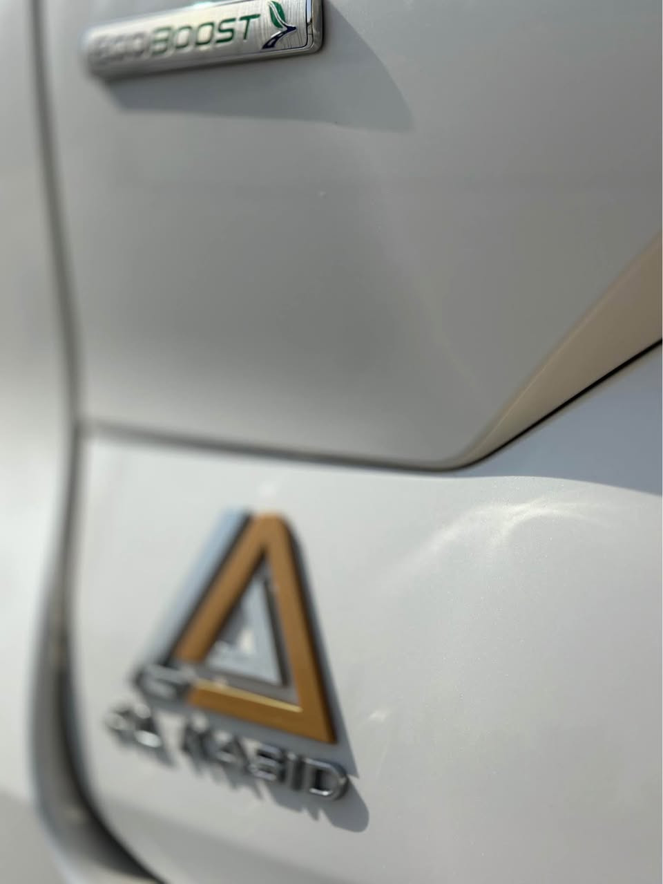 السلام عليكم…
فورد تيريتوري 2023 للبيع
خليجية شركة القاصد
مواصفات ترند
اربعة سلندر 
محرك 1.8 ايكو بوست تيربو

القوة: حوالي 190 حصان
 • العزم: 320 نيوتن متر
 • ناقل الحركة: أوتوماتيك 7 سرعات
 • نظام الدفع: دفع أمامي (FWD)
 • استهلاك الوقود: حوالي 15–16 كم/لتر 

المواصفات الخارجية
 • جنوط ألمنيوم 18 إنش
 • مصابيح LED أوتوماتيك
 • شبك أمامي كروم
 • حساسات خلفية + كاميرا خلفية
 • مرايا كهربائية مع نظام النقطة العمياء
 • خيار فتحة سقف بانوراما (اختياري)  

المواصفات الداخلية
 • 5 مقاعد
 • مقاعد جلد
 • شاشة معلومات وترفيه كبيرة
 • مكيف أوتوماتيك مزدوج التحكم
 • منافذ USB وشحن
 • دخول ذكي بدون مفتاح  

أنظمة الأمان
 • وسائد هوائية أمامية وجانبية
 • نظام مراقبة النقطة العمياء BLIS
 • نظام مراقبة ضغط الإطارات
 • مثبت سرعة
 • كاميرا خلفية ومساعدات ركن 

للأستفسار : *********** مع واتساب أربيل, العراق
