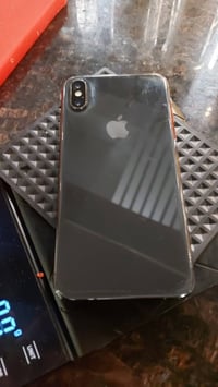 ايفون x عادي للبيع جهاز نضيف مبدل شاشه وبطارية 100%  ملاحضة الايكلود ق...