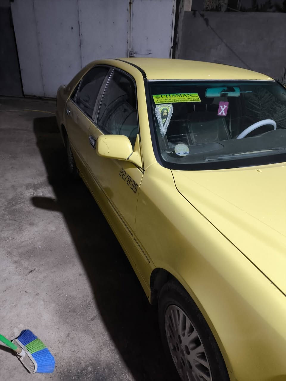 سلام عليكم جنون اصفر رقم صدامي سياره بيه كصه جنطه اصولي سياره بس ما تداور اسويلك بيه وكاله فقط بيع او مراوس ترهم مكاني بصره سعر 50وبل خدمه ***********
