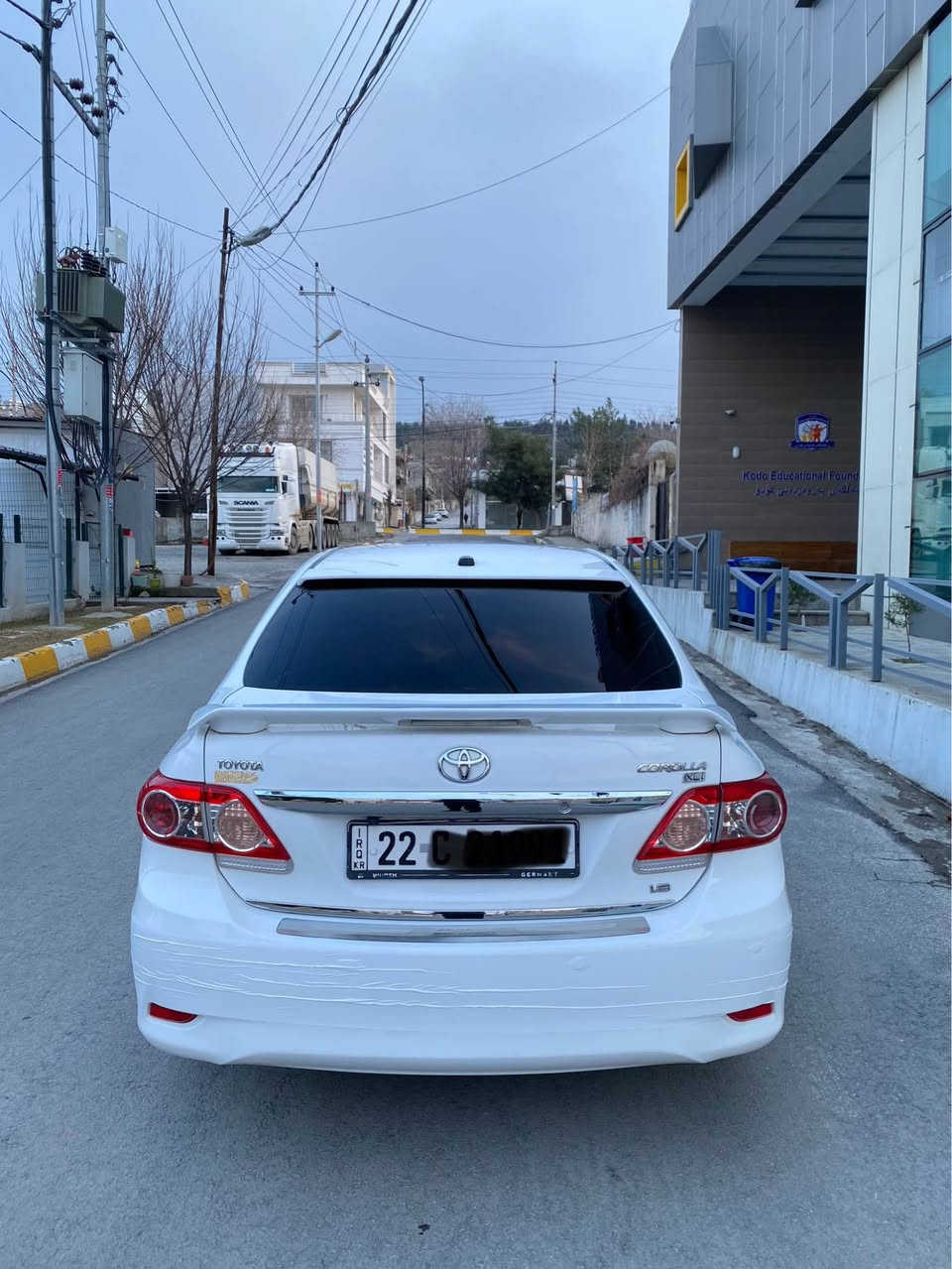 کرۆلا 2013 مواسەفات خەلیجی سپی بەفری مەکینە گەورە فول مواسەفات بێ سلایت  
تەنها 76 هەزار رۆیشتوە 
مەکینە گەورە ١٨ ی بیلادی   
دەعامی بۆ دەعامی بێ سبوغ  بێ جەمپ  
بێ تەزرە چواتایەی لۆک تەنها دو ساردی هەن   
چرکەو وەرەقەی لئ بکوژە 
شوێن // سۆران 
گێر و مەکیەنەی بەشەرت 
هیچ کێشەیەکی تێدا نییە 

ژمارەی خاوەنەکەی 
*********** واتس ئاپ أربيل, العراق
