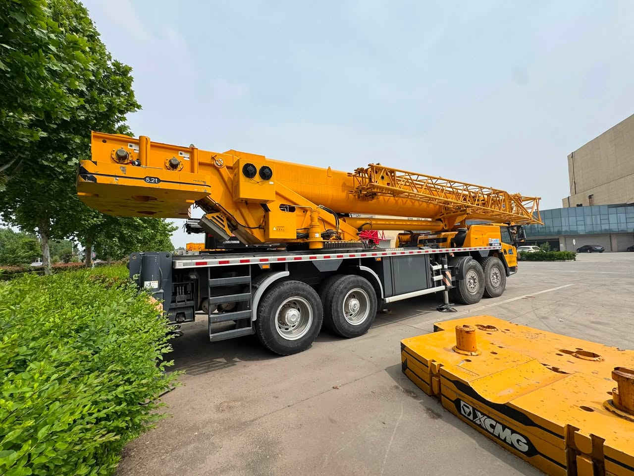 For sale: 2023 XCMG 80K5C crane, main boom 50.5 meters, four-axle, Euro 5 emission standard, 20-ton mobile counterweight, excellent condition. Price is very reasonable. Contact me if interested. WhatsApp: +86 15670777911, WeChat: 15670777911


**إذا كنت صاحب هذا الإعلان وتريد حذفه لأي سبب، رجاءا أرسل رسالة إلى الدعم الفني**