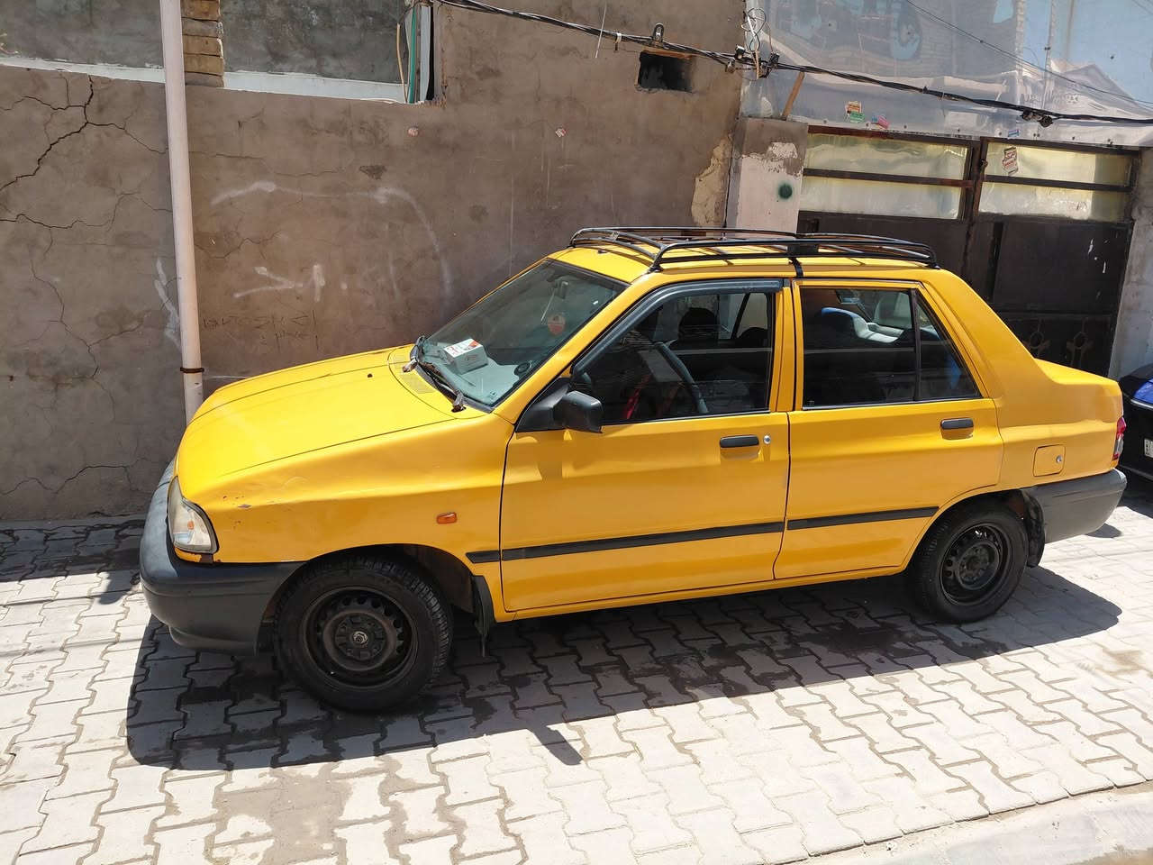 سياره سايبا مديل ١٨ نضيفه بيها شويه تاالحيضات ٤٠ وبيها مجال رقم المبايل ***********
