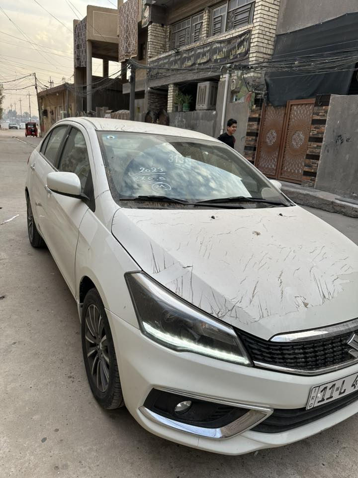 سازوكي سياز موديل 23 سياره جديده لوك ماشيه 24 الف مكفوله كفاله عامه
استلام الشركه العامه 
كير اوتماتيك
ومواصفات سياره معروفه
رقم بغداد بسمنه باقي الها سنه ونص وصير حره حاليا فقط وكاله للمشتري
سعر 125 وبيها مجال بسيط
مكان بغداد 
***********
