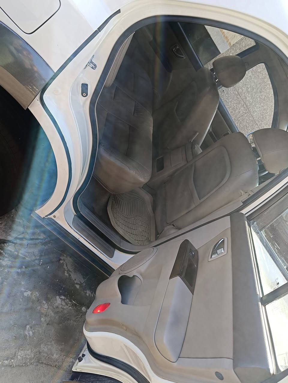 كيا سورينتو 2008 للبيع محرك 6 سلندر 3300 خليجية EX تحتوي على منظومة غاز رقم بغداد انكليزي بأسمي بيهة صبغ قليل بالباب مال صدر وشوية من الباب اللي بصفهة السيارة كلش نظيفة السعر 109 وبيهة مجال للاستفسار الاتصال ***********
