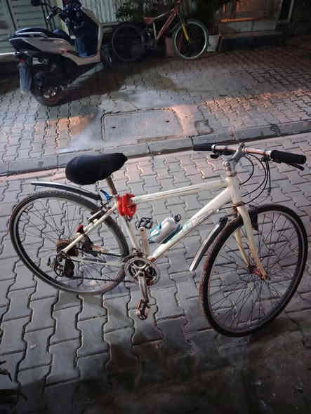 السلام عليكم بايسكل باله اصلي الامنيوم نظيف كما موضح بالصوره مكاني الكاظميه هذا رقمي اليحب يتواصل ***********
