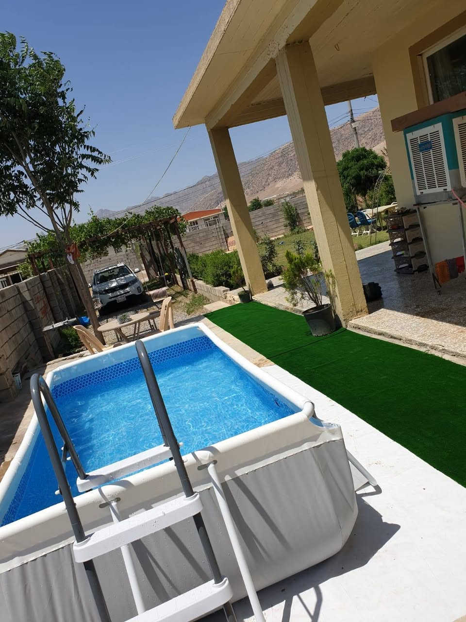 مسبح للبيع مستعمل نصف موسم درجه اولى الطول ٣ متر والعرض متر و٨٠ استفسار اكثر اتصل على رقم ***********
