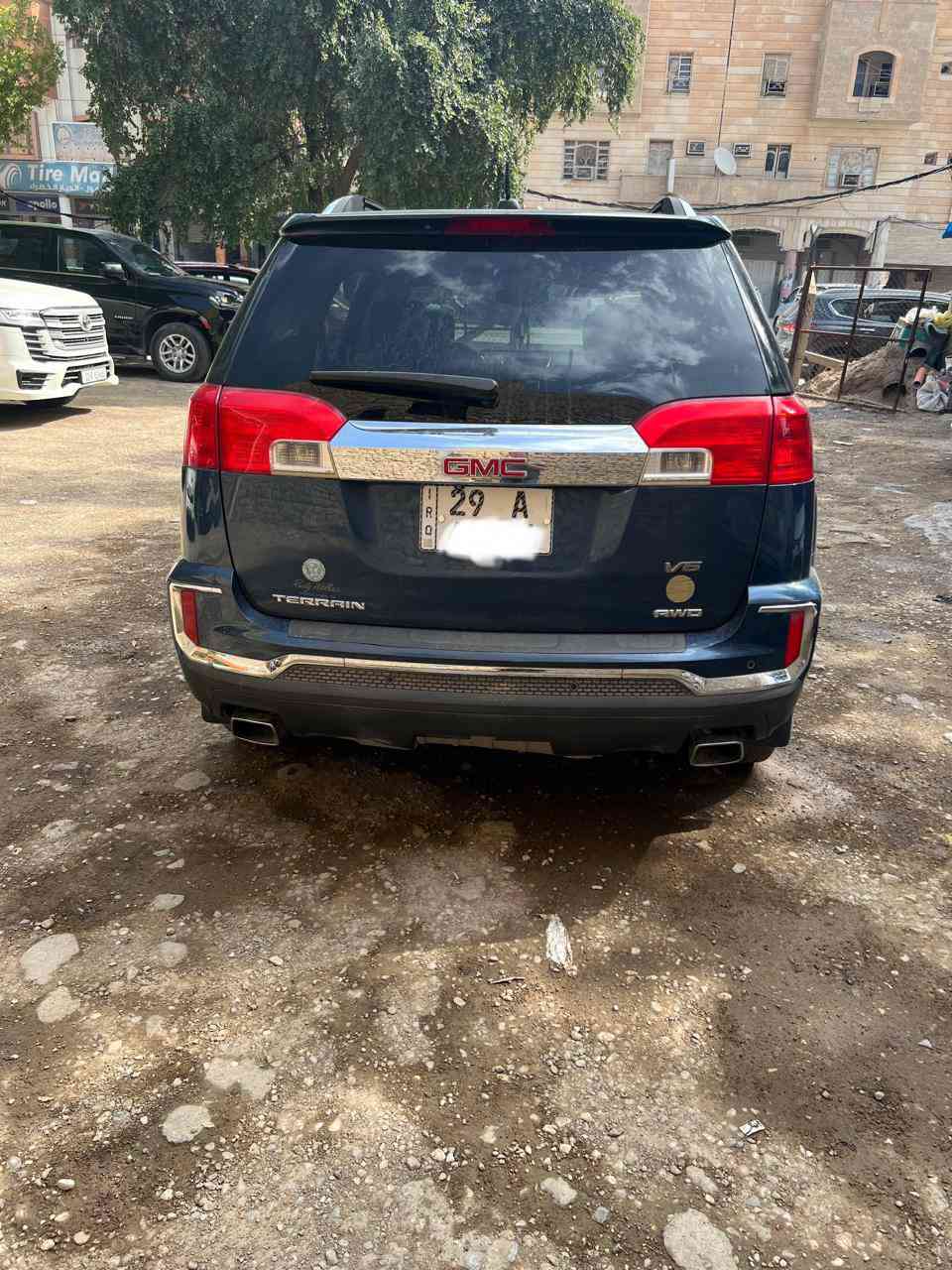 السلام عليكم ورحمه الله وبركاته
جمسي تيران موديل 2016 حادثها بس بنيد=
سونار ناشره مكينه خير من الله السياره جاهزه تخم تأير 
رقم واسط انكليزي  سنويه 2029 مكانها كوت مركز مدينه السعر 130 بيها مجال بصيط ***********
