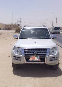 للبيع باجيرو موديل 2015 رقم نجف  بأسمي تحويل مباشر السعر 185$ وبيها مج...