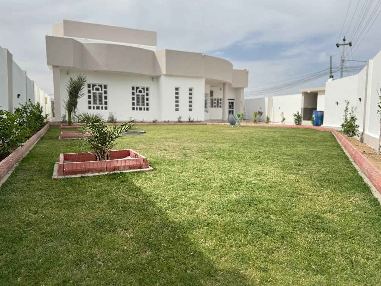 قبل وبعد صباغ حجي علي لقيسي.   بتك رمادي كادر فهد مظهر صباغ‏‪***********‬‏
