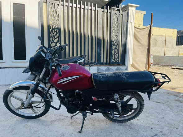 سلام عليكم دراجه سيام موديل 2017 كمرك مدفوع اوراق كامله دراجه المحرك مامفتوح دراجه شغاله نقصه فقط باتري جيب وياك باتري وتعال شغل سلف كامل مكاني الغزاليه  الاستفسار ***********
