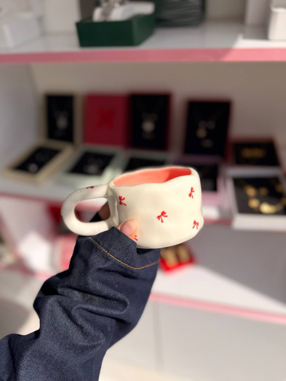 أهلاً وسهلاً متابعينا 🌼.
فنجان صغير… بس يسرق القلب 🤍☕
لو تحبين الأشياء الكيوت والناعمة هذا الفنجان معمول حتى يضيف لمسة حب لكل قهوتك 💗
تخيلي قهوتك الصباحية بهذا الفنجان والقلوب حواليه… مزاجك يتغير فوراً 😍
السعر 7 الف فقط 🔥 
📍 متوفر توصيل لجميع محافظات العراق 🚗🚗 
📍للحجز والاستفسار يرجى مراسله الصفحه الرئيسيه ❤️


**إذا كنت صاحب هذا الإعلان وتريد حذفه لأي سبب، رجاءا أرسل رسالة إلى الدعم الفني**