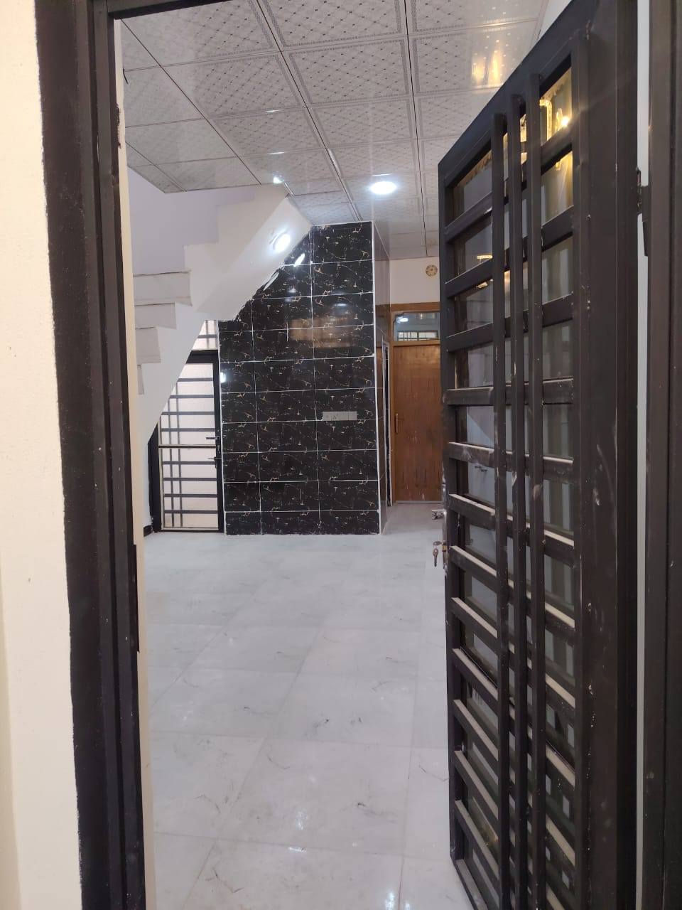 #مكتب_الخليج_للعقار عامود/327
عرض جديد وعرض مميز بلاش 😳😳

بيت للبيع.  مساحه 50 م مربعه/  

_______________☎️***********

البيت شغل جديد 

كامل من كلشي بلاش بلاش😲

كل هاذه وبسعر 22 مليون  وبيه  مجال 

#ملاحضه البيت تسليم مباشر مفتاح   موقع مميز 

#عنوان المكتب مقابل ملحق قرية الغدير #عمود_327 مباشر #النجف_الاشرف 

غرفه نوم1. صاله.. مطبخ.. ... صحيات ... ومنور 

شارع تبليط // 14 م معا ناره ليليه

مكتب الخليج للعقار *********** واتساب 

#ملاحظة// نعمل على بناء الدور   نقداً و بأسعار مناسبه او ترميم
