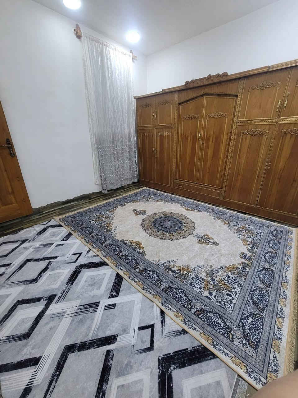 السلام عليكم  بيت للبيع مساحة ١١٨
طابق ونص استقبال ومطبخ وغرفة نوم وصاله والطابق الثاني غرفة نوم كبير  بناء طابوك ارضيه رفت كامل عايز بس ارضيه 
نوع العقار زراعي ١١٧ دور الصحة الثانيه قرب شارع ٤٠  ***********
