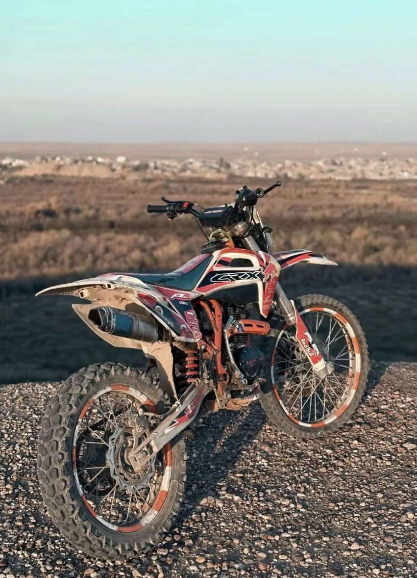 السلام عليكم 
قفاز crx 2024 
كلشي شغال
سلف شغال ضو زنون مال سيارة نشرات صالنصة رياضي كاربون فايبر
لون برتقالي 
السعر 975 وبي مجال حك الجية
مكاني جنوب الموصل قرية الحود
رقم الهاتف ***********
