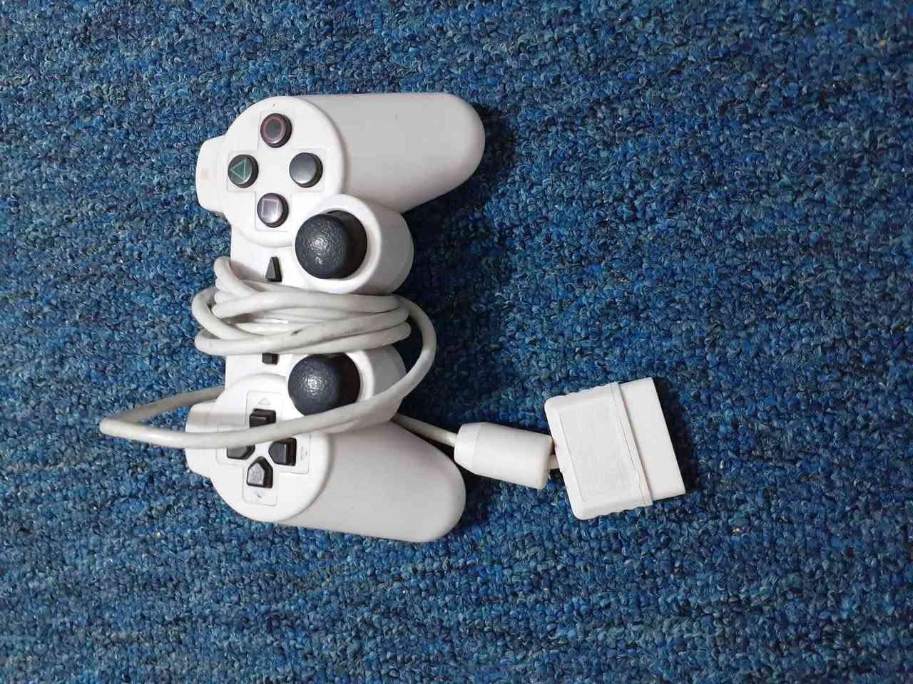 من رخصه الادمن للبيع بليستيشن2 كامل جوستك وبطاريه ورام كامل هوه وملحقاته تحوير رام او قرص اصدر قديم درجه ثانيه شغال للأستفسار راسلني خاص Singapore


**إذا كنت صاحب هذا الإعلان وتريد حذفه لأي سبب، رجاءا أرسل رسالة إلى الدعم الفني**