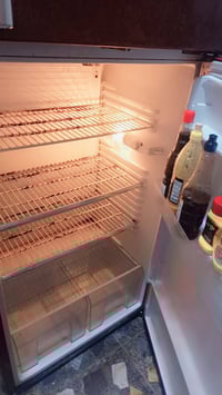 ثلاجه حجم كبير • قابله للفحص • مستعجله