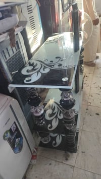 ميز • للبيع