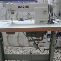 مكينه خياطه اصليه مال بيت نضيفه جدن سعر 250  07700427461