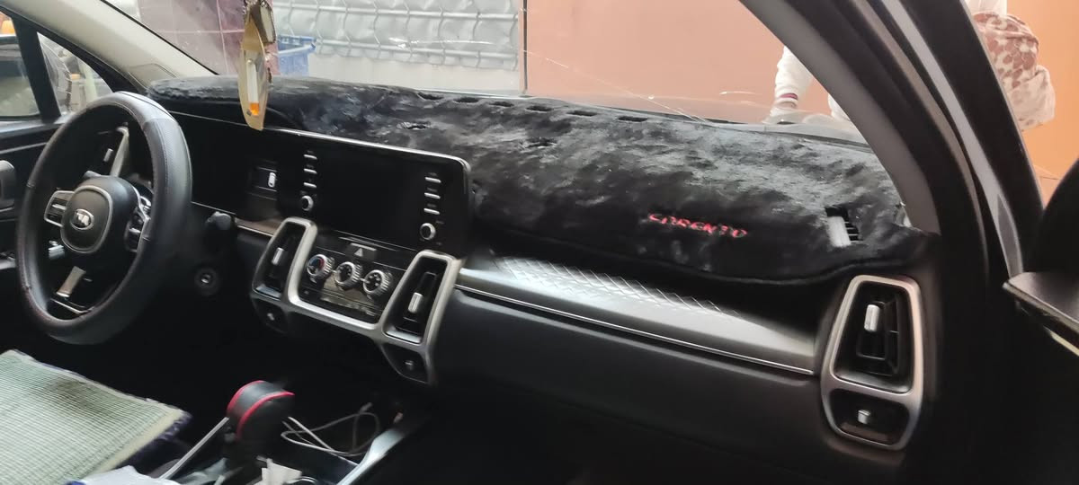 كيا سورنتو موديل 21 وارد امريكي 4 سلندر ماشيه 29 ونص نضيفه لونها فيلي طوخ 7 راكب تحكمات مع اشار بالمري وتوقف ذاتي وبقيه المواصفا ت العاديه السعر 19 ونص الاتصال ***********

