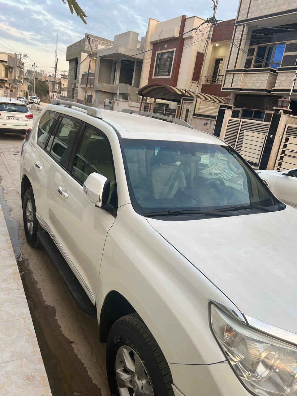 فول مواصفات 1/1  يعني مايحتاج اعدد 

شاشة 

تحكمات ستيرن 

نظام اقتصادي بيها فول فول 

7راكب 

محرك كير كله بشرط تفحص على راحتك شرط سونار 

سنويته 2027

 

سعر 220$ بيها مجال للشراي 

*********** او واتساب 

مكان سيارة موصل
