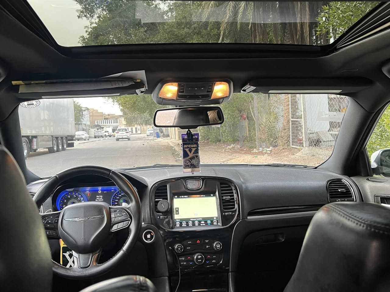 سلام وعليكم اوباما موديل2017 S كلين بدون حادث بالعراق باب خلف السايق مبدل اصلي بدون اريباك وبدون دواخل سعر247 
***********
