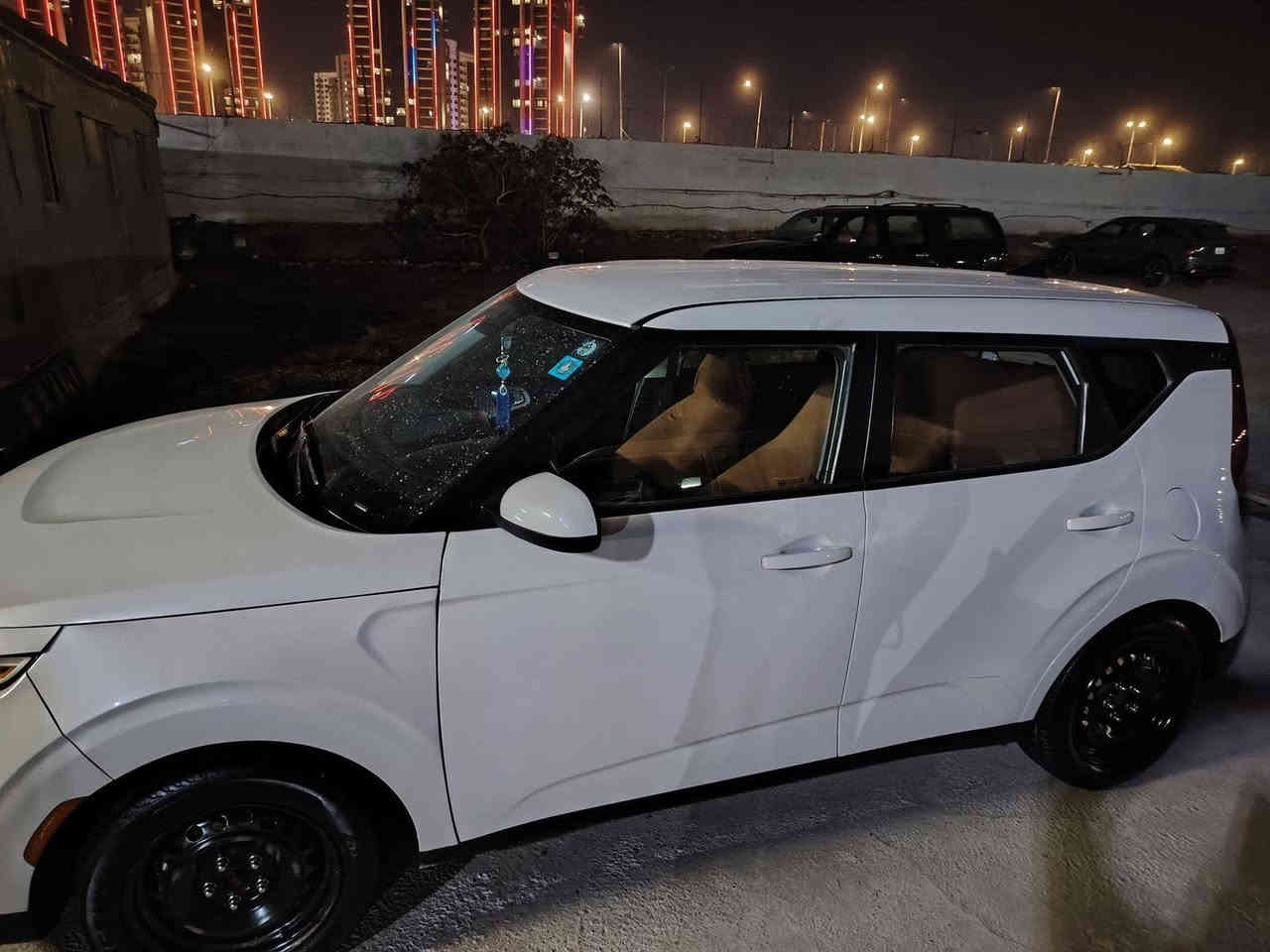 كيا صول 2021 امريكي

مرقم بغداد حره تحويل مباشر من المالك

السونار مرفق بل منشور

بدون دواخل

السعر 132$$وبيها مجال

للاستفسار الأتصال

***********

عنوان السياره بغداد
