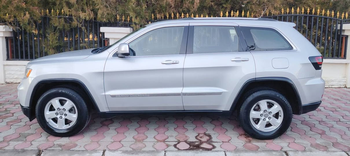 بسم الله سلام عليكم…
جيب لاريدو2011 لمتدد  فول فول مواصفات ماعدا سلایت
 
مكفول من كل ظرر
فول الفول 
 مكفول من من كلشي جديد بل جيس عل بلاد  
-بصمه 7بصمات 
-شاشه كامره دوار
-داخل غرفه جدد جديد  
تحكم كشنات كاربايي
-شاشه كبيره +فول تحكم سترين
-ستيرن كهرباء 

-تدفئه +تبريد قطعتین
-فور ويل دبل اكسل كل بلاد برغي مامفتح
-جنطه 
-لايت امامي  +lED
-بك لايت lED
- ويل كب  او تخم تاير ياباني جدد قبل اسبوع
-حساس 
المرايات جانبي 
-بصمه ابواب+ يدات 
-تشغيل 
2011
-عداد الكتروني 
-اوتو هولد 
-نضام سبورت +ايكو

 مكينه جديد كير تبريد كل بشرط 
رقم سنویه جدد كله جديد رقم سنويه 2029باسمي تحويل مباشر
السياره بدون نقص تبارك الرحمن
السعر 153
عنوان السياره اربيل
*********** رجا كلشي كاتب مو شراي لتخابر احترامي لكل محترم
