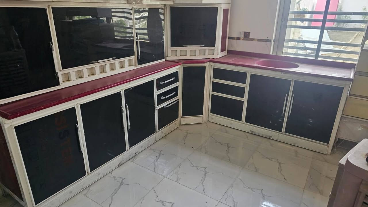 السلام عليكم  كونتر نضيف حطاطه 4قطع للبيع 550وبي مجال اي ستفسار ع هذا الرقم ***********
