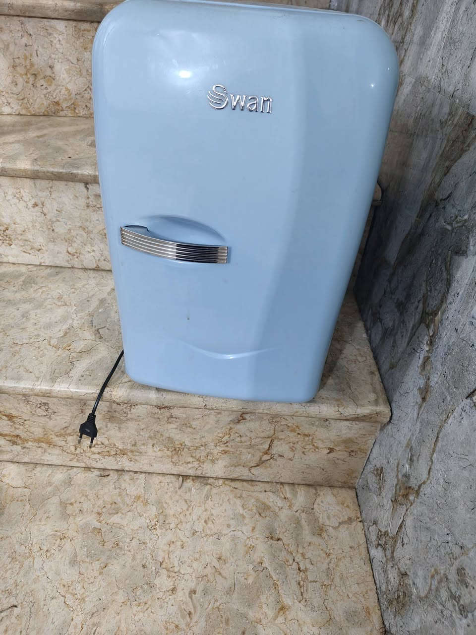 ثلاجه تشتغل على جداحه السياره  30  طباخ سفري 30          ***********
