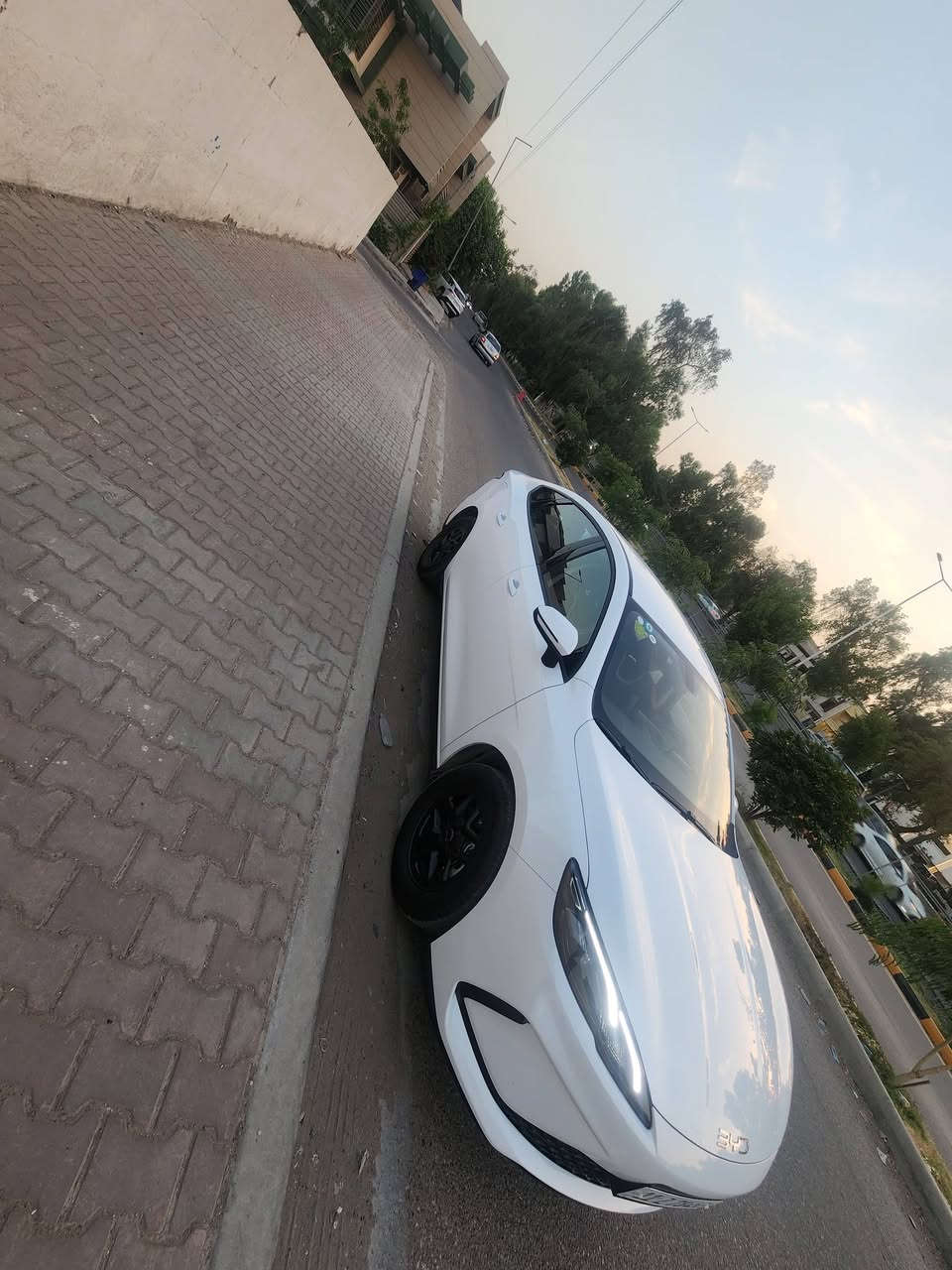 سيل 5 موديل 2025 داخل ابيض 

بلكن هايبرد  ثلاث انظمه هايبرد + بانزين  شحن ذاتي🔋 + شحن خارجي🪫 تمشيك2200  كيلو سعه خزان الوقود 65 لتر 

مستخدم بحالة الوكالة ☑️  كفاله عامه

عداد  كليومتر/ 6 ألف المحرك/  ✅ 

ملاحظه شاحنه اصليه وكارت + فوم معالج اطار 

🔥مرقم بغداد مثبت لوحات سنويه باسمي 🔥

عنوان /  بغداد حي القادسيه 

💥محرك يعمل لشحن البطاريه فقط  1500 هجين ثلاث انظمه شحن ذاتي + هايبرد + شحن خارجي☑️ 
💥داخل جلد ابيض لونين  بطاين بوب جلد ابيض واسود ✅ 
💥دركة دي جلد وحياكه ☑️ 
💥بكلايت لد خليه ✅ 
💥بصمه 2+كارت ☑️ 
💥هاندر بريك بصمه اوتو هولد✅ 
💥كيجات شاشه ☑️ 
💥شاشه  تبريد شاشه✅ 
💥لايت ليد لايت اوتو  + لد صباحي☑️ 
💥اشاير مري✅ 
💥تبريد قطعتين ☑️ 
💥ويل كب اسود بلاد ✅ 
💥ايرباك عدد 10☑️ 

الاتصال ☎️ 

***********📞
