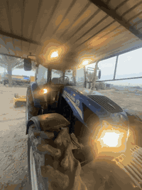 السلام عليكم للبيع نيوهولند حجم ١١٠فول عادي موديل ٢٠١٢كهرباء كلو شغال محرك كير مكفول تايرات نص عمر السعر٢٠مليون المكان تكريت العلم ***********
