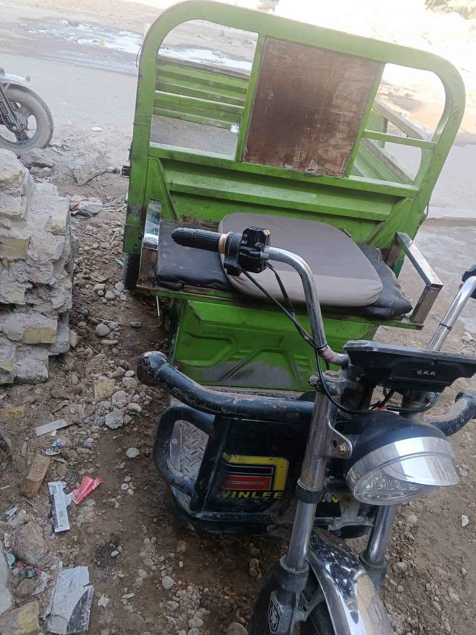 للبيع بطاريات جدد كهربائي كله شغاله تارات نضيفه السعر 550 مكاني بغداد علاوي هذا رقمي ***********
