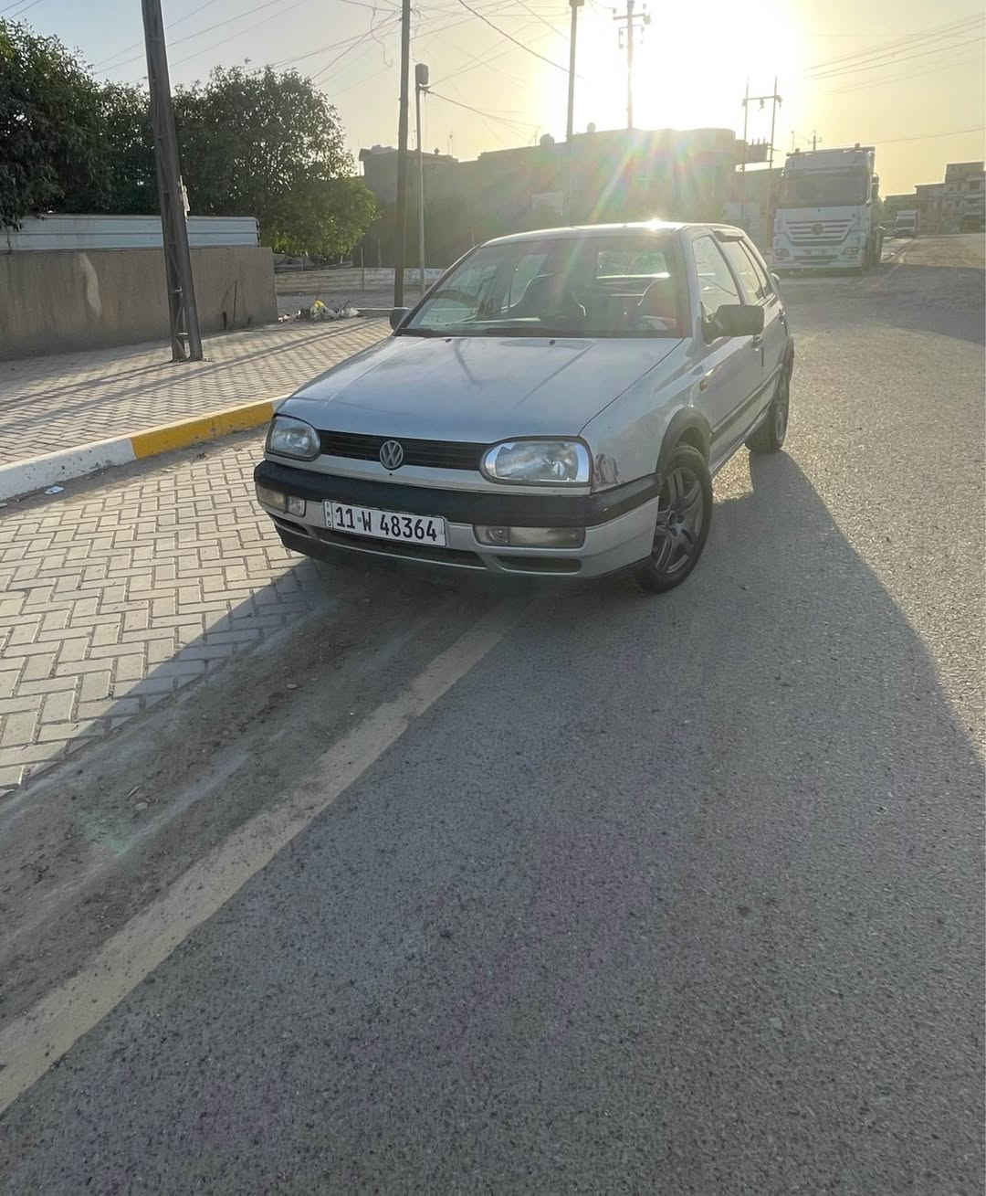 للبيع موديل 1993 
محرك 1800 دوش كير عادي 5 نمر
تبريد شغال دواخل نظيفة
تايرات نظيفة 
جام امامي كهرباء و خلفي يدوي
4 ويل كب 4 دسك
سيارة نظيفة
بيها لاستيك ولف فقط و بعض الملاحظات البسيطة
السعر 44 وبيها مجال قليل
العنوان بغداد / الغزالية 
*********** بغداد, العراق
