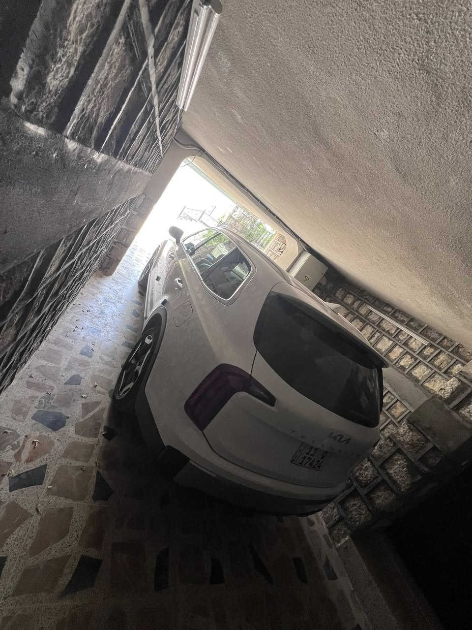 كيا تولرايد  موديل2023 للبيع
ضربته خفيفه فقط دعاميه وجاملغ صبغ 
شواصي كفاله بدنه كفاله راديترات كفاله 
سعرها ٢٧٠ ورقه 
لون مميز ابيض
كشنات جلد كهرباء تدفئة  
كشنات خلفية منفصلة Vip
سستم سماعات 🔊 هارمن كارد 
كامرتين خلفيه 
شاشة دجتل كبيرة  متصله 
5 وضعيات قيادة 
فور ويل دفع رباعي + تو ويل
حساسات امامي خلفي 
رادارات 360 درجة 
رادار امامي تفاعلي 
نظام تحديد مسار 
نظام نقطة عمياء 
اوتو هولد 
سايد بريك بصمة 
شحن لاسلكي 
نظام ابل كاربلي 
مداخل TEBC
تحكمات ستيرن 
نظام تبريد مناخ منفصل 
تبريد مركزي 3قطع
لايت 4 عدسات اوتو 
نظام محافظة عل طفل مايفتح باب خلفي حال عبور سيارة 
نظام اوامر صوتية 
ويل حجم 20 
محرك 3.8 تنفس طبيعي V6
كير 8 نمر
وبعد بيهة هواي مواصفات 
ماشية ٣٨
حادثها خفيف مكفوله كفاله من التبديل فقط قطعه صبغ وقطعتين كلير امريكا 
رقمها  بغداد باسمي تحويل مباشر
رقمي *********** وتساب 
اتصال *********** بس مسكل اني اتصل
