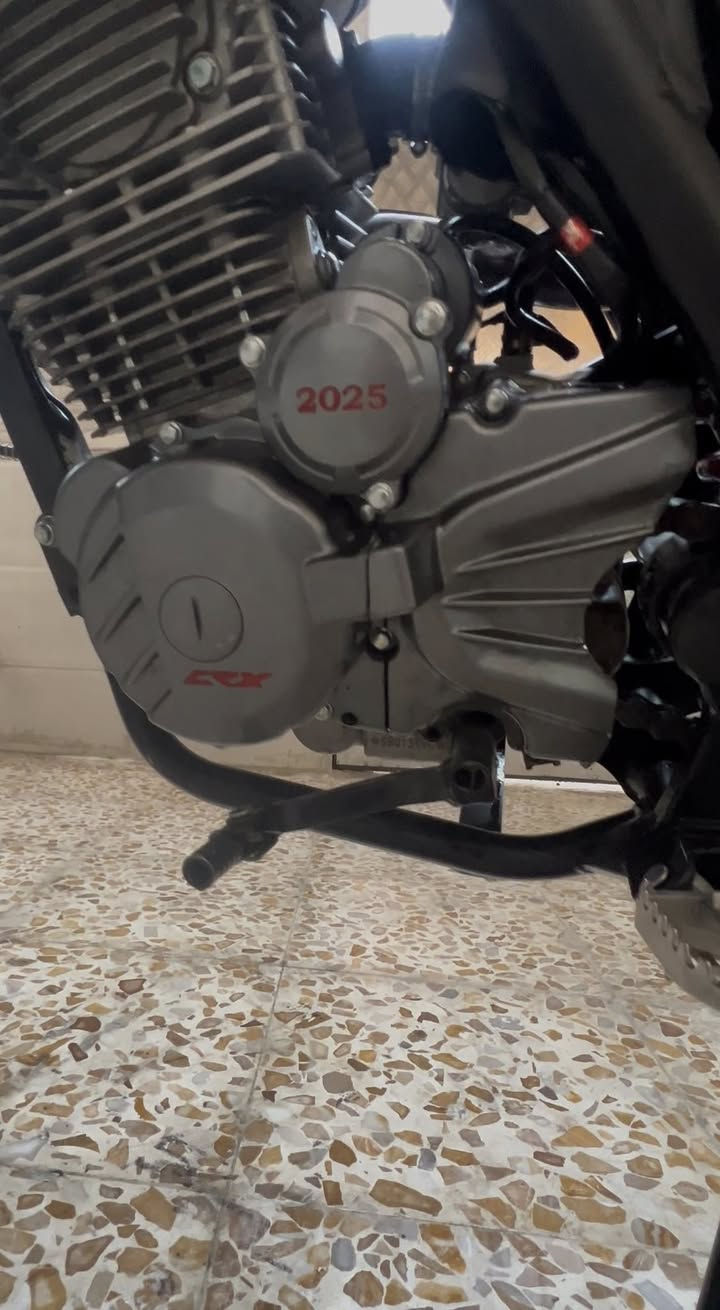 سلام عليكم قفاز crx مديل 2025مكينه 300cc مكاني بغداد مدينه صدر ***********
