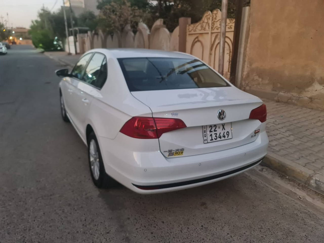 الســـلام عليكـــم
سيارة فولكس واگن جيته بورا   2022 للبيع  السعر 122 تحويل ثاني يوم السياره مكفوله    وبيه شاشه دايمون 2k فول HD  وكامره جدا واضحه وحساسات  خلفيه وحساس اطارات وحساس توقف يعني تطفه بالزدحام   و ABS ولايت عالي زنون .. والسياره شوفت عينك بالحقيقه بعد احله   فول كله محسن و دهن موتل اصلي والسياره ماشية 12  الف كيلو يعني جاهزه ماتصرف عليه ربع  تبريد ثلج ❄️  وبالمشي سنويه جديده وي بطاقة بانزين رزنه وعزله فول  العنوان  كركوك /  ***********
