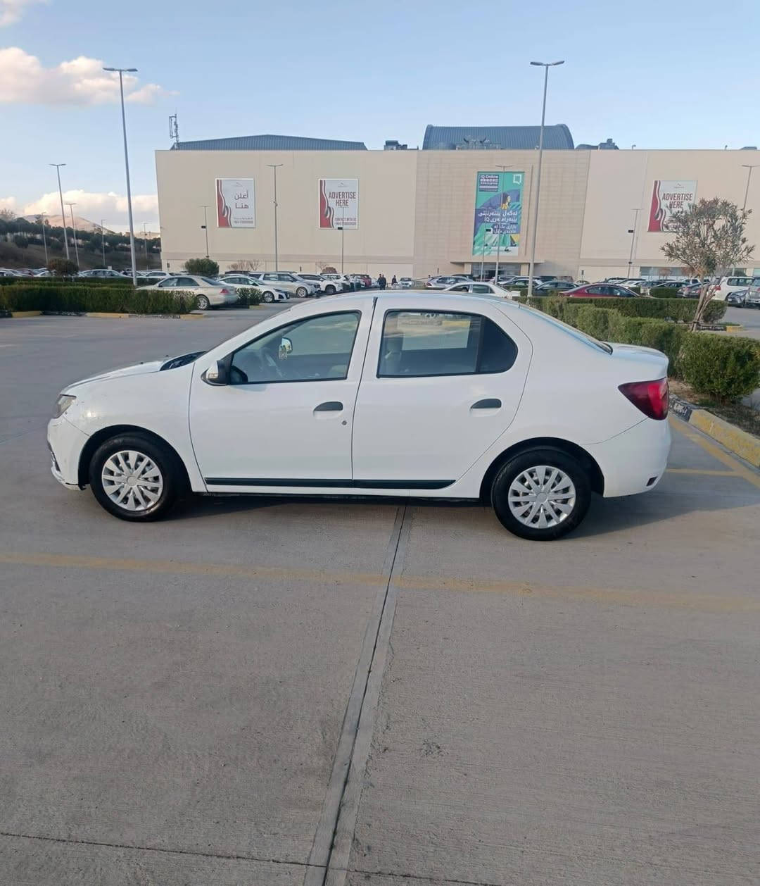 ڕینۆی سیمبۆڵ 2017 سپی بەفری 
ناو زەرد
شاشە و کامێرا ABS
دژەخلیسک و دوو جام کارەبایی
گێڕ ئۆتۆماتیک و عادی
گێڕ و مەکینە و کارەبایی بە شەرت
بانص و ڕۆنی تازە گۆراوە
سەنەوی تا مانگی 9ی 2028 تازەیە و بە ناوی خۆمەوەیە
3پارچەی بۆیاخ بێ ناوگرتن

سـعـر : لە کۆمێنت داوابکە ڕاستەوخۆ بۆت دێت 📥 

گێر و مەکیەنەی بەشەرت 
هیچ کێشەیەکی تێدا نییە 

ژمارەی خاوەنەکەی 
***********
شوێن سلێمانی
